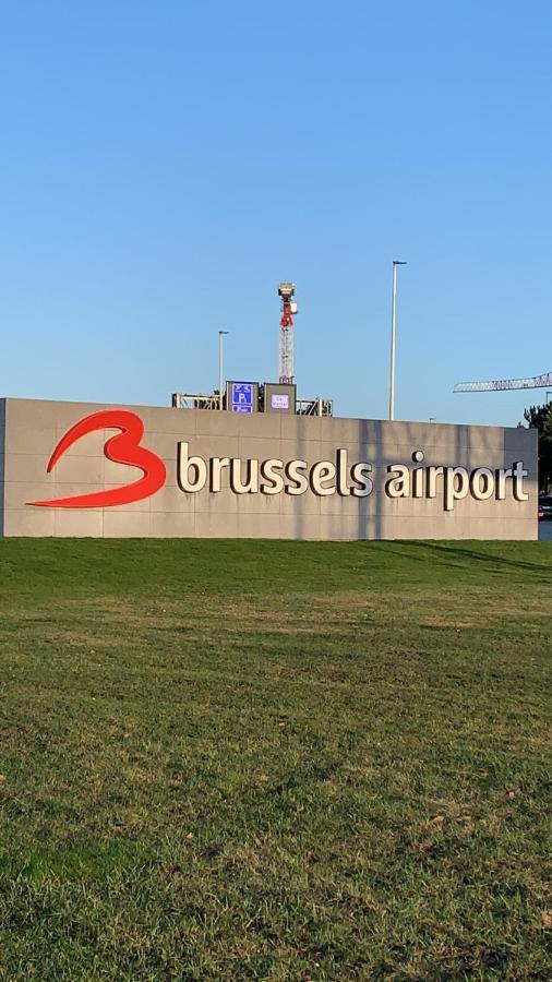 Panda Bella Apartment Zaventem Luaran gambar